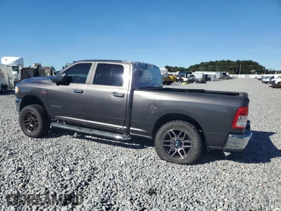 ✅ 2019 Ram 2500 Big Horn • VIN: 3C6UR5DL0KG650218 • Lot: 91394585. Wystawiony na Copart z przebiegiem 197 781 mil. Bezpłatny archiwum sprzedaży aukcyjnych z USA i szczegółowy raport historii pojazdu na DreamBid. Zdjęcie 2.