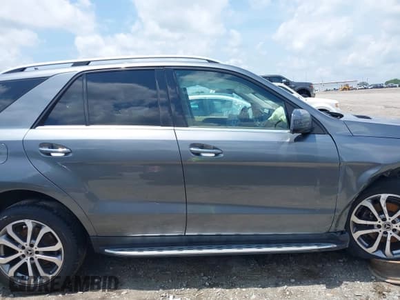 ✅ 2018 Mercedes-Benz GLE 350 • VIN: 4JGDA5JB2JB076459 • Lot: 42513510. Listed on IAAI with 115,761 mi. Free auction sales archive from the USA and detailed vehicle history report at DreamBid. Image 14.