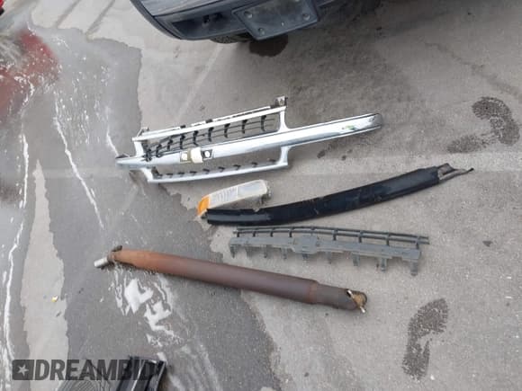 ✅ 2005 Chevrolet Suburban Z71 • VIN: 3GNFK16Z85G175820 • Lot: 43075693. Wystawiony na IAAI z przebiegiem 264 040 mil. Bezpłatny archiwum sprzedaży aukcyjnych z USA i szczegółowy raport historii pojazdu na DreamBid. Zdjęcie 12.