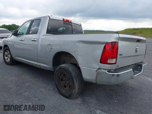 ✅ 2017 Ram 1500 SLT • VIN: 1C6RR6GT1HS676075 • Lot: 41629734. Wystawiony na IAAI z przebiegiem 95 711 mil. Bezpłatny archiwum sprzedaży aukcyjnych z USA i szczegółowy raport historii pojazdu na DreamBid. Zdjęcie 3.