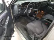 ✅ 2004 Chevrolet S-10 LS • VIN: 1GCDT13X84K111669 • Lot: 82139444. Wystawiony na Copart z przebiegiem 194 813 mil. Bezpłatny archiwum sprzedaży aukcyjnych z USA i szczegółowy raport historii pojazdu na DreamBid. Zdjęcie 8.