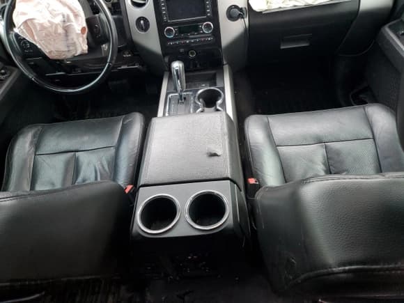 ✅ 2013 Ford Expedition Limited • VIN: 1FMJU2A59DEF61770 • Lot: 44003505. Listed on Copart with Not provided. Free auction sales archive from the USA and detailed vehicle history report at DreamBid. Image 8.