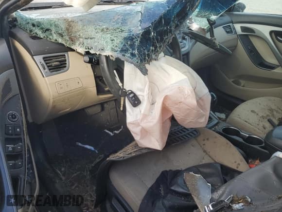 ✅ 2015 Hyundai Elantra SE • VIN: 5NPDH4AE9FH622068 • Lot: 82255405. Listed on Copart with Not provided. Free auction sales archive from the USA and detailed vehicle history report at DreamBid. Image 8.