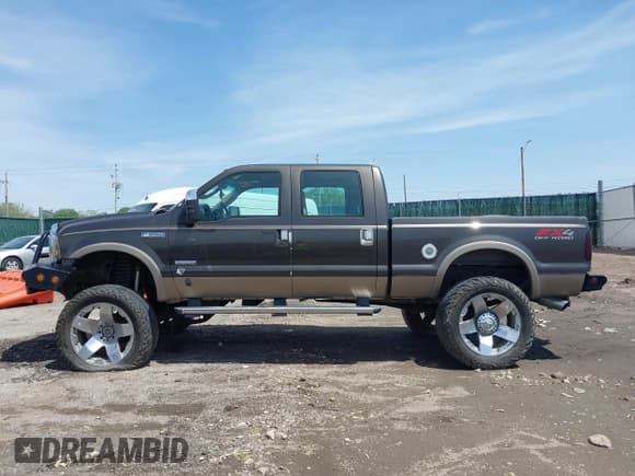 ✅ 2005 Ford F-250 XL • VIN: 1FTSW21P75EC79181 • Lot: 42098923. Listed on IAAI with 198,999 mi. Free auction sales archive from the USA and detailed vehicle history report at DreamBid. Image 14.