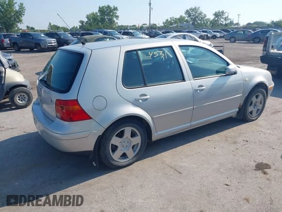 ✅ 2000 Volkswagen Golf • VIN: WVWGF21J4YW335321 • Lot: 42634531. Wystawiony na IAAI z przebiegiem 172 941 mil. Bezpłatny archiwum sprzedaży aukcyjnych z USA i szczegółowy raport historii pojazdu na DreamBid. Zdjęcie 4.