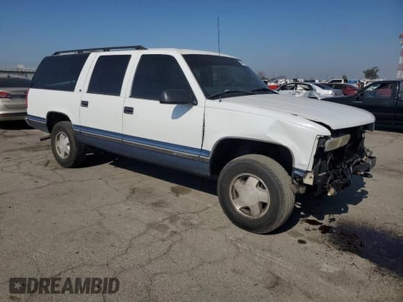 ✅ 1997 Chevrolet Suburban • VIN: 1GNFK16R1VJ339214 • Lot: 85410875. Wystawiony na Copart z przebiegiem 158 297 mil. Bezpłatny archiwum sprzedaży aukcyjnych z USA i szczegółowy raport historii pojazdu na DreamBid. Zdjęcie 4.