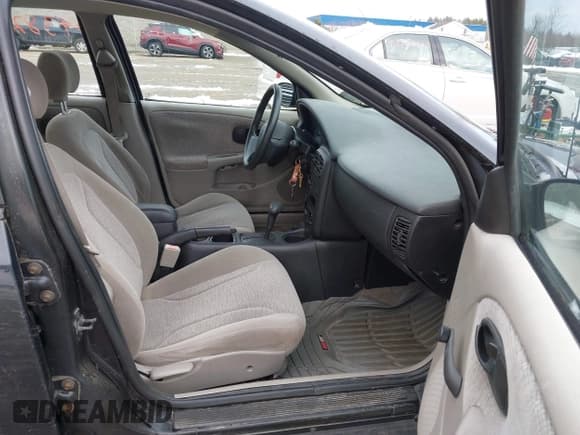 ✅ 2002 Saturn SL • VIN: 1G8ZK527X2Z197969 • Lot: 43824685. Listed on IAAI with 150,270 mi. Free auction sales archive from the USA and detailed vehicle history report at DreamBid. Image 5.