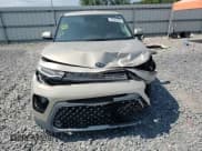 ✅ 2020 Kia Soul EX • VIN: KNDJ33AU9L7091926 • Lot: 69442495. Listed on Copart with 67,424 mi. Free auction sales archive from the USA and detailed vehicle history report at DreamBid. Image 14.