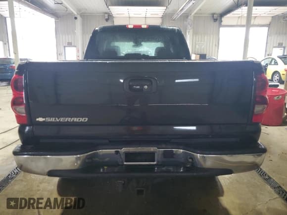 ✅ 2006 Chevrolet Silverado 2500HD LT2 • VIN: 1GCHK23U16F175953 • Lot: 83951755. Wystawiony na Copart z przebiegiem 180 509 mil. Bezpłatny archiwum sprzedaży aukcyjnych z USA i szczegółowy raport historii pojazdu na DreamBid. Zdjęcie 6.