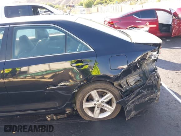 ✅ 2013 Toyota Camry SE • VIN: 4T1BF1FK2DU271979 • Lot: 43230116. Listed on IAAI with 209,473 mi. Free auction sales archive from the USA and detailed vehicle history report at DreamBid. Image 6.