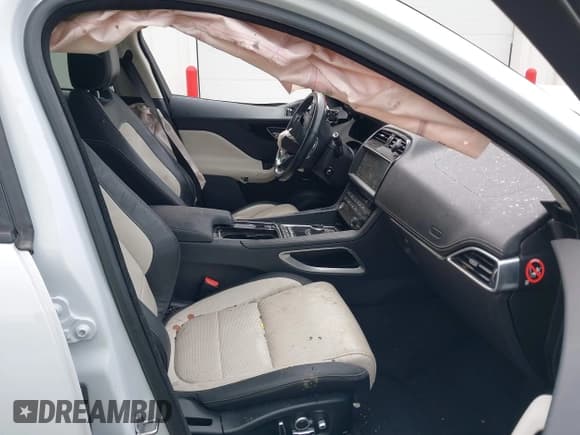 ✅ 2018 Jaguar F-Pace 20d R-Sport • VIN: SADCL2FN2JA250973 • Lot: 42325991. Listed on IAAI with 107,289 mi. Free auction sales archive from the USA and detailed vehicle history report at DreamBid. Image 5.