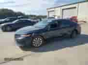 2019 Toyota Camry LE z VIN 4T1B11HK8KU822036, wystawiony jako Copart lot #71805945 z przebiegiem 106 584 mil mil oraz Szkoda całkowita • Salvage title. Historia ofert i sprzedaży dostępna na DreamBid. Obrazek 1.