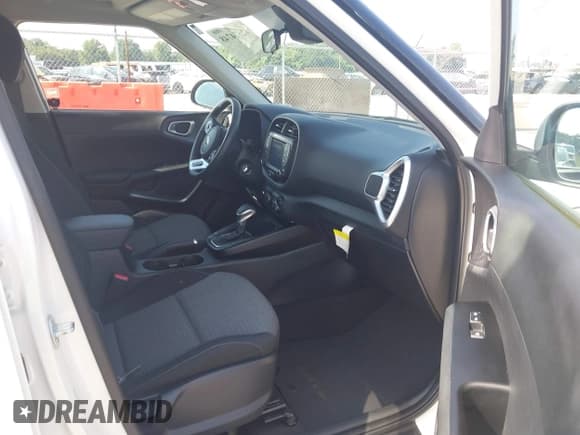 ✅ 2020 Kia Soul LX • VIN: KNDJ23AUXL7065953 • Lot: 42674748. Listed on IAAI with 49,927 mi. Free auction sales archive from the USA and detailed vehicle history report at DreamBid. Image 5.