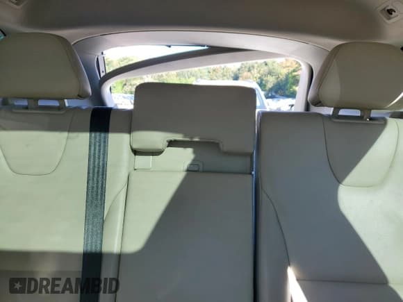 ✅ 2015 Volvo XC60 T6 • VIN: YV4902RK7F2721613 • Lot: 84951055. Listed on Copart with 156,626 mi. Free auction sales archive from the USA and detailed vehicle history report at DreamBid. Image 10.