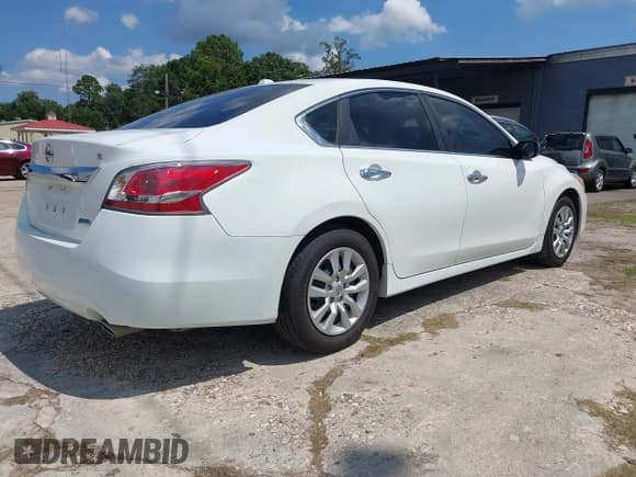 ✅ 2015 Nissan Altima SV • VIN: 1N4AL3AP9FC280877 • Lot: 43079625. Listed on IAAI with 189,639 mi. Free auction sales archive from the USA and detailed vehicle history report at DreamBid. Image 4.