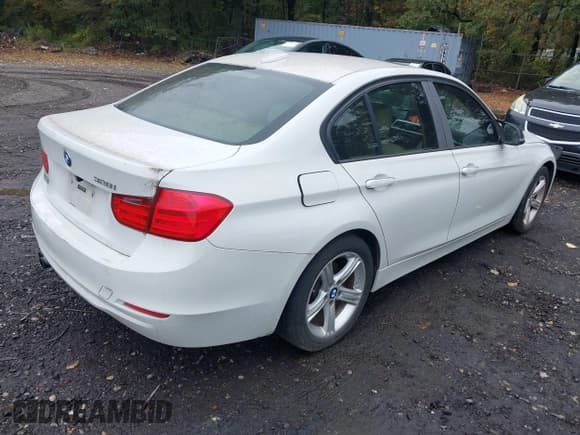 ✅ 2012 BMW 3 Series 328i • VIN: WBA3A5C55CF341620 • Lot: 43444338. Listed on IAAI with 149,840 mi. Free auction sales archive from the USA and detailed vehicle history report at DreamBid. Image 4.