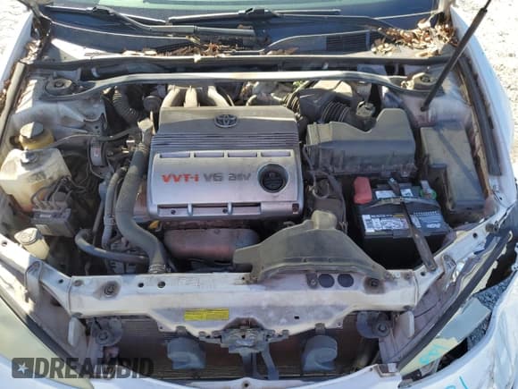 ✅ 2005 Toyota Camry LE • VIN: 4T1BF32K25U611800 • Lot: 92699075. Wystawiony na Copart z przebiegiem 137 898 mil. Bezpłatny archiwum sprzedaży aukcyjnych z USA i szczegółowy raport historii pojazdu na DreamBid. Zdjęcie 11.