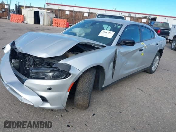 ✅ 2019 Dodge Charger Police • VIN: 2C3CDXKTXKH647834 • Lot: 43662312. Wystawiony na IAAI z przebiegiem 85 348 mil. Bezpłatny archiwum sprzedaży aukcyjnych z USA i szczegółowy raport historii pojazdu na DreamBid. Zdjęcie 2.