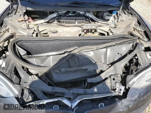 ✅ 2018 Tesla Model S 75D • VIN: 5YJSA1E21JF298132 • Лот: 91114535. Опубликован ранее на Copart с пробегом 96 942 миль. Бесплатный доступ к архиву аукционных продаж из США и подробный отчёт об истории автомобиля на DreamBid. Изображение 11.