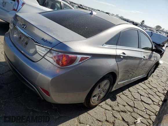 ✅ 2012 Hyundai Sonata Hybrid • VIN: KMHEC4A43CA031419 • Lot: 66244164. Listed on Copart with 234,232 mi. Free auction sales archive from the USA and detailed vehicle history report at DreamBid. Image 3.