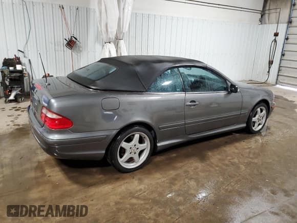 ✅ 2003 Mercedes-Benz CLK 430 • VIN: WDBLK70G13T143537 • Лот: 55490855. Опубликован ранее на Copart с пробегом 158 044 миль. Бесплатный доступ к архиву аукционных продаж из США и подробный отчёт об истории автомобиля на DreamBid. Изображение 3.