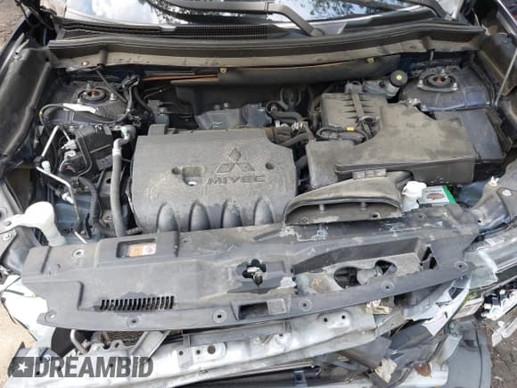 ✅ 2016 Mitsubishi Outlander SE • VIN: JA4AZ3A33GZ005634 • Lot: 42720729. Wystawiony na IAAI z przebiegiem 116 409 mil. Bezpłatny archiwum sprzedaży aukcyjnych z USA i szczegółowy raport historii pojazdu na DreamBid. Zdjęcie 10.