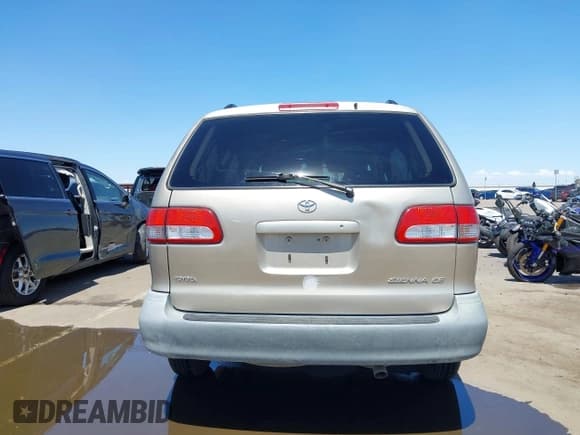 ✅ 2003 Toyota Sienna CE • VIN: 4T3ZF19C33U550009 • Lot: 43117707. Listed on IAAI with 195,555 mi. Free auction sales archive from the USA and detailed vehicle history report at DreamBid. Image 16.