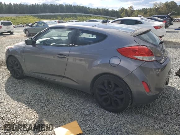 ✅ 2015 Hyundai Veloster • VIN: KMHTC6AD2FU239099 • Lot: 76230434. Wystawiony na Copart z przebiegiem 142 439 mil. Bezpłatny archiwum sprzedaży aukcyjnych z USA i szczegółowy raport historii pojazdu na DreamBid. Zdjęcie 2.