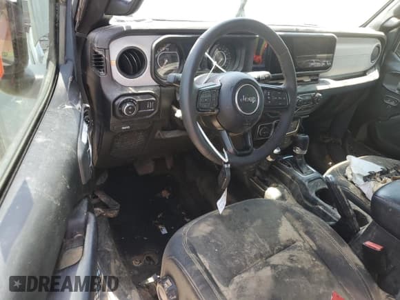 ✅ 2024 Jeep Gladiator Sport • VIN: 1C6JJTAG2RL118200 • Lot: 62333305. Wystawiony na Copart z przebiegiem Nie podano. Bezpłatny archiwum sprzedaży aukcyjnych z USA i szczegółowy raport historii pojazdu na DreamBid. Zdjęcie 8.