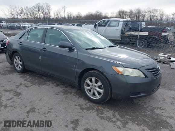 ✅ 2007 Toyota Camry LE • VIN: 4T1BK46K57U018527 • Лот: 43692115. Опубликован ранее на IAAI с пробегом 225 161 миль. Бесплатный доступ к архиву аукционных продаж из США и подробный отчёт об истории автомобиля на DreamBid. Изображение 1.