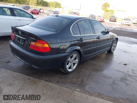 ✅ 2005 BMW 3 Series 330i • VIN: WBAEV53475KM38879 • Лот: 41756737. Опубликован ранее на IAAI с пробегом Не указан. Бесплатный доступ к архиву аукционных продаж из США и подробный отчёт об истории автомобиля на DreamBid. Изображение 4.