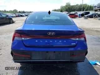 2024 Hyundai Elantra Blue с VIN KMHLM4DJ1RU102470, выставлен на аукционе Copart как лот 69664545 с пробегом 23 552 миль миль и Списание • Salvage title. История ставок и продаж доступна на DreamBid. Изображение 6.
