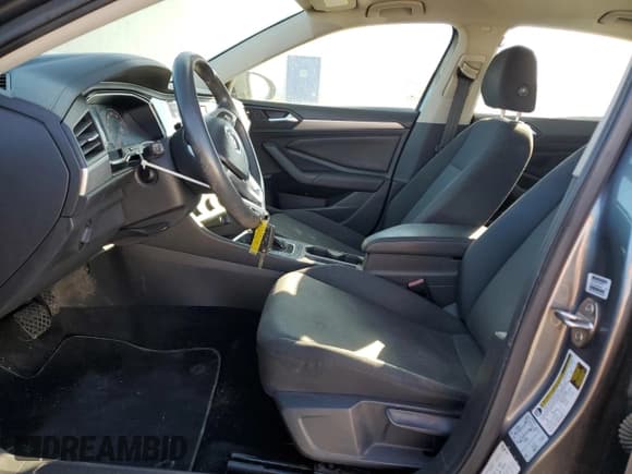 ✅ 2019 Volkswagen Jetta S • VIN: 3VWC57BU4KM082593 • Лот: 91917265. Опубликован ранее на Copart с пробегом 103 116 миль. Бесплатный доступ к архиву аукционных продаж из США и подробный отчёт об истории автомобиля на DreamBid. Изображение 7.