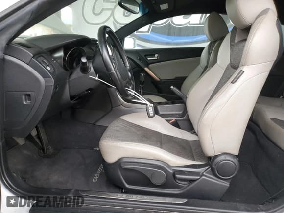 ✅ 2015 Hyundai Genesis Coupe 3.8L Base • VIN: KMHHT6KJ2FU125176 • Lot: 60435415. Wystawiony na Copart z przebiegiem 80 476 mil. Bezpłatny archiwum sprzedaży aukcyjnych z USA i szczegółowy raport historii pojazdu na DreamBid. Zdjęcie 7.