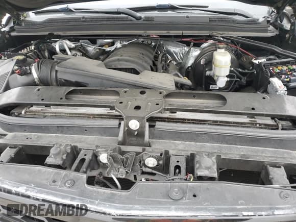 ✅ 2016 Chevrolet Suburban LT • VIN: 1GNSCHKC6GR168874 • Lot: 51460144. Wystawiony na Copart z przebiegiem 80 478 mil. Bezpłatny archiwum sprzedaży aukcyjnych z USA i szczegółowy raport historii pojazdu na DreamBid. Zdjęcie 11.