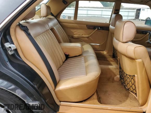 ✅ 1987 Mercedes-Benz 420 SEL • VIN: WDBCA35D0HA342396 • Лот: 84285925. Опубликован ранее на Copart с пробегом 108 817 миль. Бесплатный доступ к архиву аукционных продаж из США и подробный отчёт об истории автомобиля на DreamBid. Изображение 10.