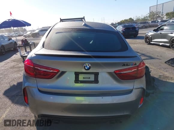 ✅ 2016 BMW X6 M • VIN: 5YMKW8C55G0R43497 • Lot: 43383441. Wystawiony na IAAI z przebiegiem 75 422 mil. Bezpłatny archiwum sprzedaży aukcyjnych z USA i szczegółowy raport historii pojazdu na DreamBid. Zdjęcie 16.