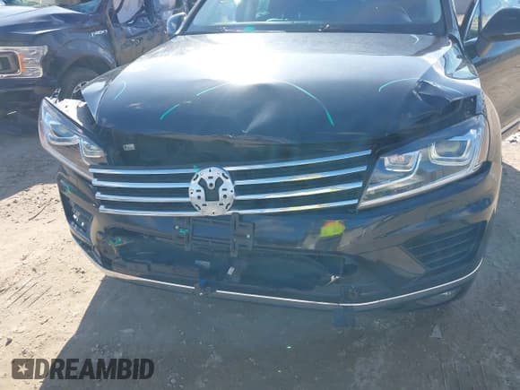 ✅ 2016 Volkswagen Touareg Lux • VIN: WVGEF9BP4GD001508 • Lot: 41850994. Wystawiony na IAAI z przebiegiem 63 355 mil. Bezpłatny archiwum sprzedaży aukcyjnych z USA i szczegółowy raport historii pojazdu na DreamBid. Zdjęcie 6.