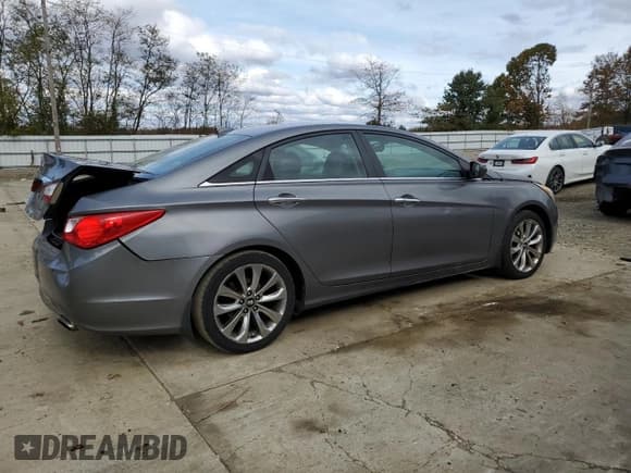 ✅ 2013 Hyundai Sonata SE • VIN: 5NPEC4AC9DH698761 • Lot: 89685955. Listed on Copart with 222,878 mi. Free auction sales archive from the USA and detailed vehicle history report at DreamBid. Image 3.