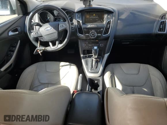 ✅ 2015 Ford Focus Titanium • VIN: 1FADP3N25FL211247 • Lot: 48327205. Wystawiony na Copart z przebiegiem 101 556 mil. Bezpłatny archiwum sprzedaży aukcyjnych z USA i szczegółowy raport historii pojazdu na DreamBid. Zdjęcie 8.