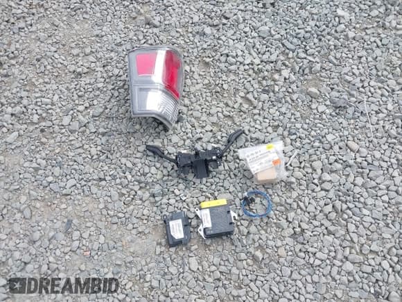 ✅ 2006 Volkswagen Jetta 1.9L TDI • VIN: 3VWDT71K46M777611 • Lot: 43099769. Listed on IAAI with 335,983 mi. Free auction sales archive from the USA and detailed vehicle history report at DreamBid. Image 12.