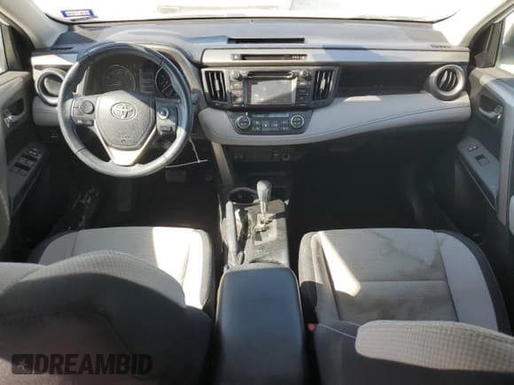 ✅ 2017 Toyota RAV4 XLE • VIN: 2T3WFREV2HW317013 • Lot: 87463465. Wystawiony na Copart z przebiegiem 85 894 mil. Bezpłatny archiwum sprzedaży aukcyjnych z USA i szczegółowy raport historii pojazdu na DreamBid. Zdjęcie 8.