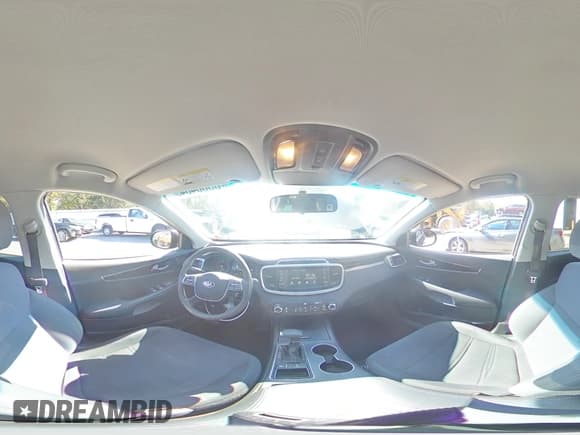 ✅ 2019 Kia Sorento L • VIN: 5XYPG4A3XKG511660 • Lot: 85664345. Listed on Copart with 50,275 mi. Free auction sales archive from the USA and detailed vehicle history report at DreamBid. Image 16.