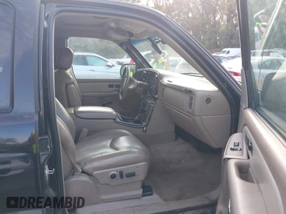 ✅ 2005 GMC Sierra Denali • VIN: 2GTEK63N151117222 • Lot: 43452001. Listed on IAAI with 333,660 mi. Free auction sales archive from the USA and detailed vehicle history report at DreamBid. Image 5.