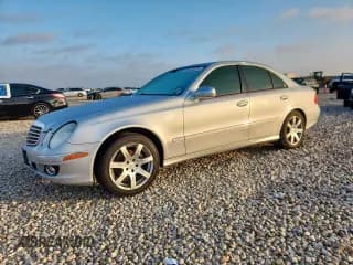 ✅ 2007 Mercedes-Benz E 350 • VIN: WDBUF56X77B029574 • Lot: 82670235. Wystawiony na Copart z przebiegiem 125 666 mil. Bezpłatny archiwum sprzedaży aukcyjnych z USA i szczegółowy raport historii pojazdu na DreamBid. Zdjęcie 1.