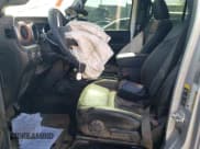 ✅ 2023 Jeep Gladiator Mojave • VIN: 1C6JJTEG9PL587727 • Лот: 52098305. Опубликован ранее на Copart с пробегом 28 776 миль. Бесплатный доступ к архиву аукционных продаж из США и подробный отчёт об истории автомобиля на DreamBid. Изображение 7.