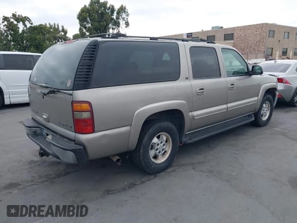 ✅ 2002 Chevrolet Suburban LT • VIN: 1GNFK16T42J208091 • Lot: 42737106. Listed on IAAI with 191,181 mi. Free auction sales archive from the USA and detailed vehicle history report at DreamBid. Image 4.