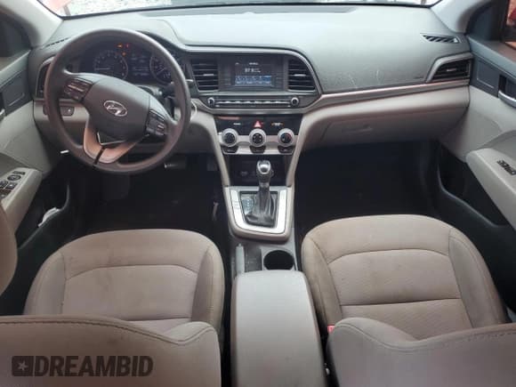 ✅ 2019 Hyundai Elantra SE • VIN: 5NPD74LF2KH471822 • Lot: 70693915. Listed on Copart with 94,832 mi. Free auction sales archive from the USA and detailed vehicle history report at DreamBid. Image 8.