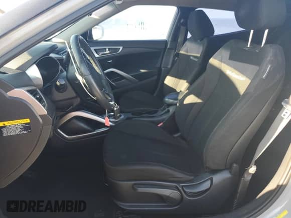 ✅ 2013 Hyundai Veloster RE:MIX • VIN: KMHTC6AD4DU127949 • Лот: 56993075. Размещён на Copart с пробегом 95 772 миль миль. Получите бесплатный доступ к архиву аукционных продаж из США и посмотрите подробный отчёт об истории автомобиля на DreamBid. Изображение 7.