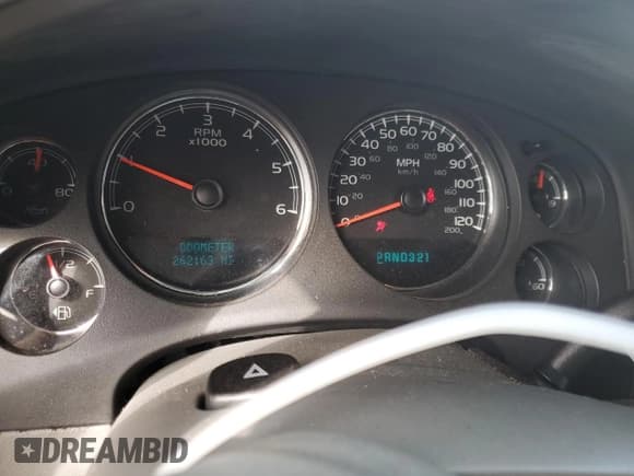 ✅ 2007 Chevrolet Suburban LT • VIN: 1GNFC16037J232196 • Lot: 72887074. Wystawiony na Copart z przebiegiem 262 163 mil. Bezpłatny archiwum sprzedaży aukcyjnych z USA i szczegółowy raport historii pojazdu na DreamBid. Zdjęcie 9.